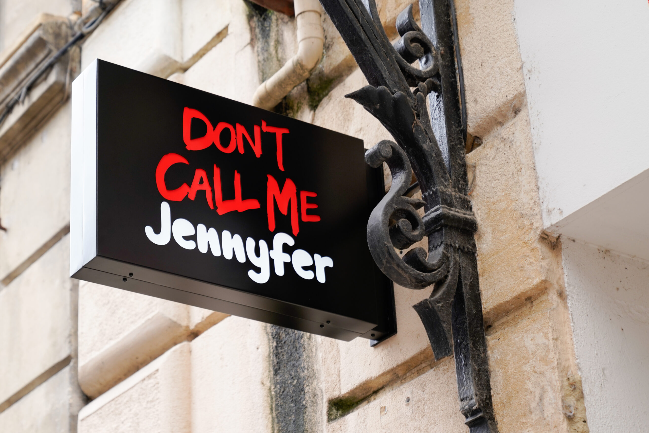 JENNYFER : Liquidation  de l’enseigne, les salariés sous le choc !